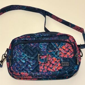 Lug Carousel Convertible Crossbody Bag in Hydrangea Navy